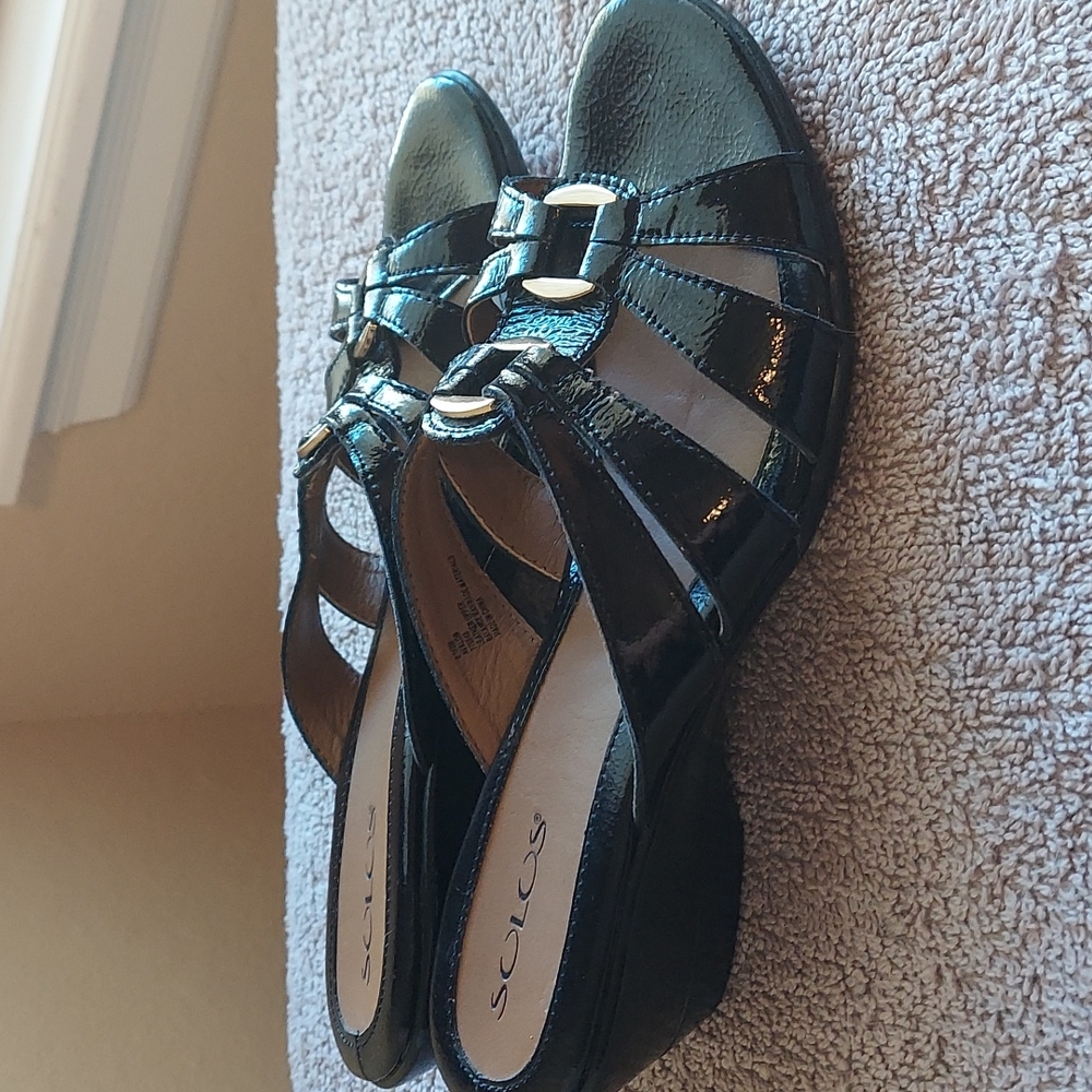Sandals - Picture 2 of 5